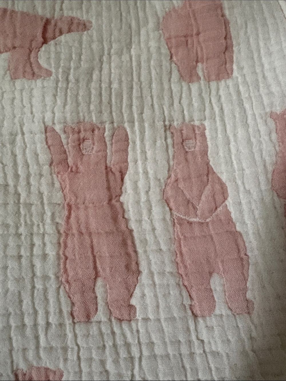 Upcycle muslin swaddle quilted short with polar bears - Picture 8 of 10